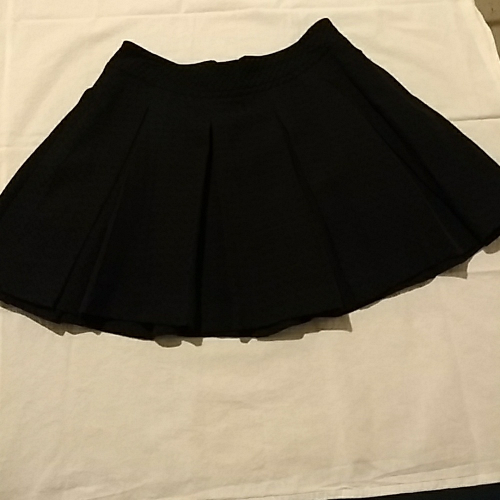 Kensie black twirl skirt with pockets